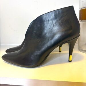 Aerosols Black Booties Size 8